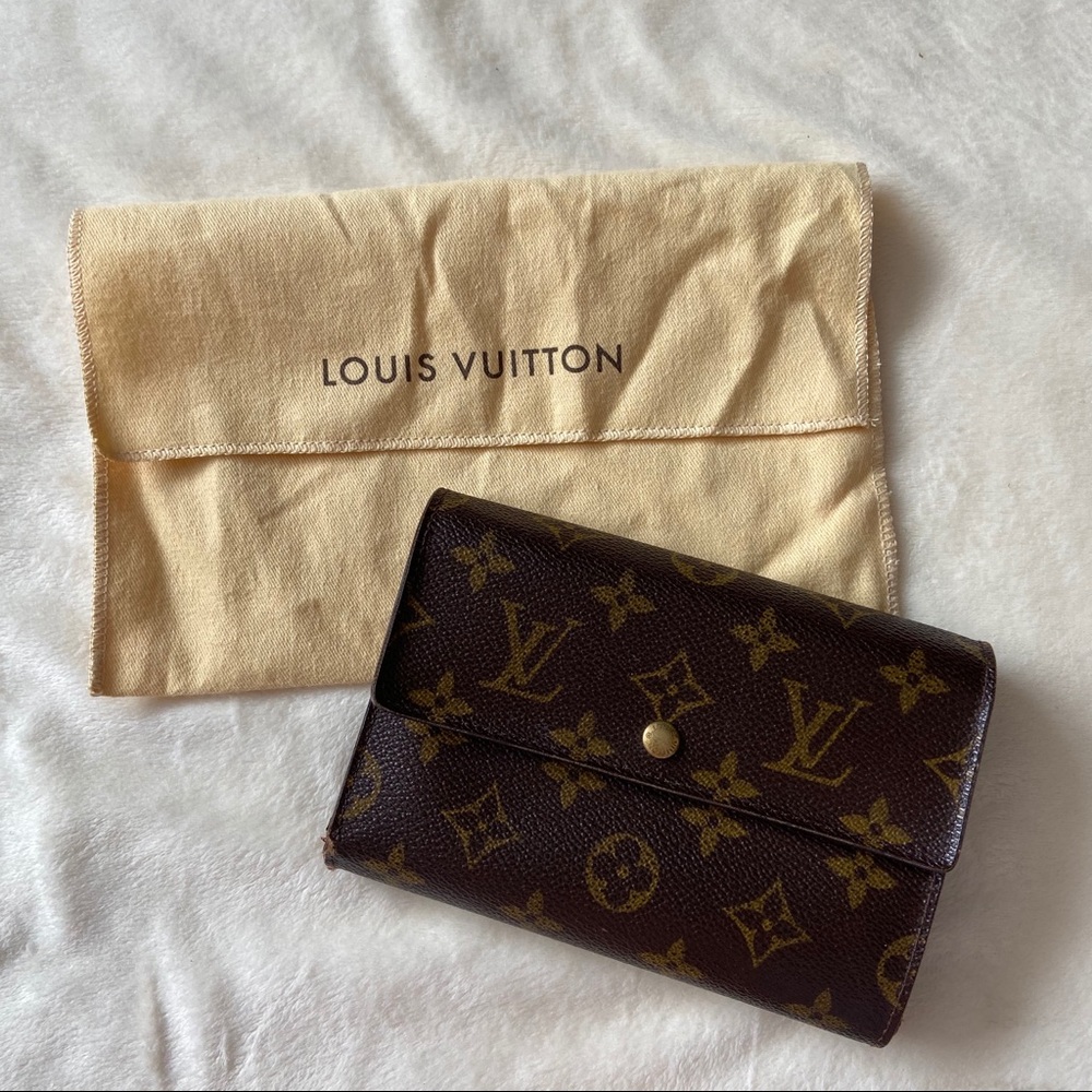 Louis Vuitton Monogram Wallet - Picture 2 of 8